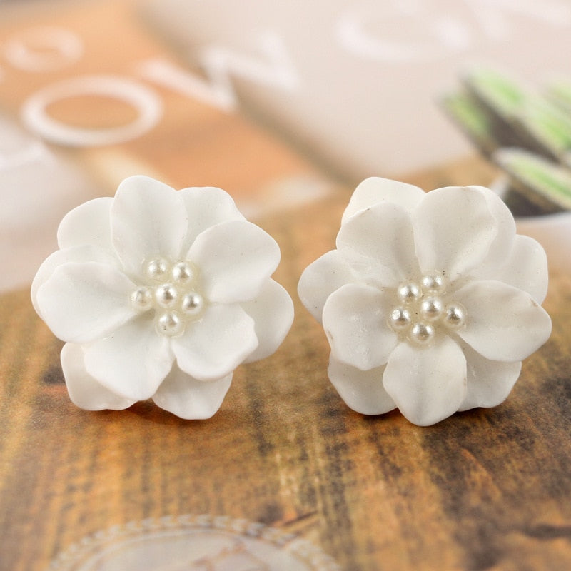 High Quality Unique Graceful Big White Flower Earring