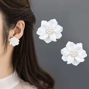 High Quality Unique Graceful Big White Flower Earring